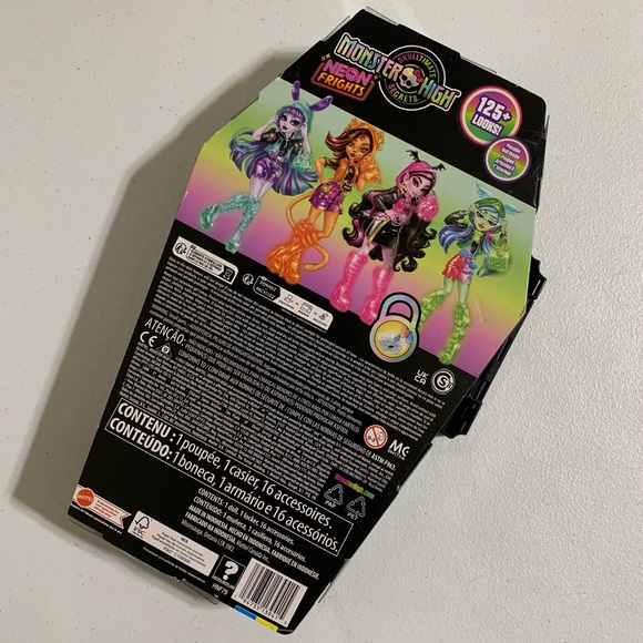 Monster High®: Skulltimate Secrets Neon Frights Frankie Stein™ Doll w/Locker-New - Picture 4 of 9